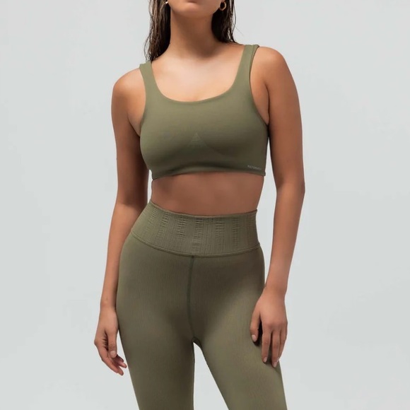 Reformer Pilates Compression Bra in Olive Green XS/S New - Picture 2 of 6